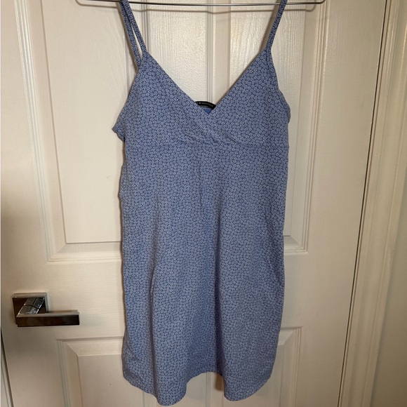 Brandy Melville Dresses & Skirts - Brandy Melville White Floral Patterned Blue Sleeveless Dress